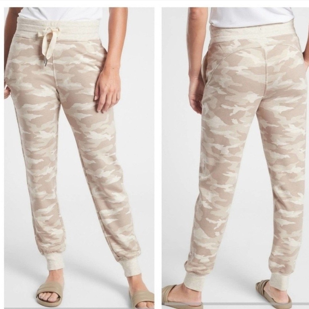 Athleta Balance Jogger Tan Camo Fleece Lined Sweatpants Neutral Casual Fall XXS